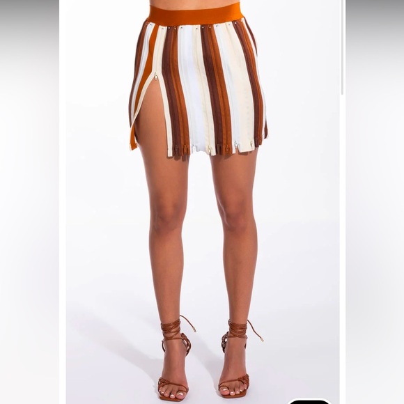 NWOT Akira Zipper Skirt - Picture 8 of 12